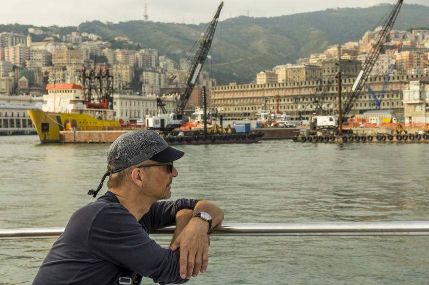 Piazza Ferrari am Abend – im T-Shirt um 1 Uhr nachts
