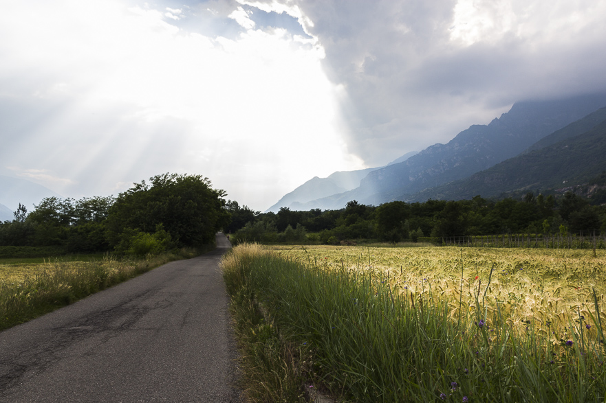 Susatal – kleine Orte auf engen Straßen mit Stöckelpflaster