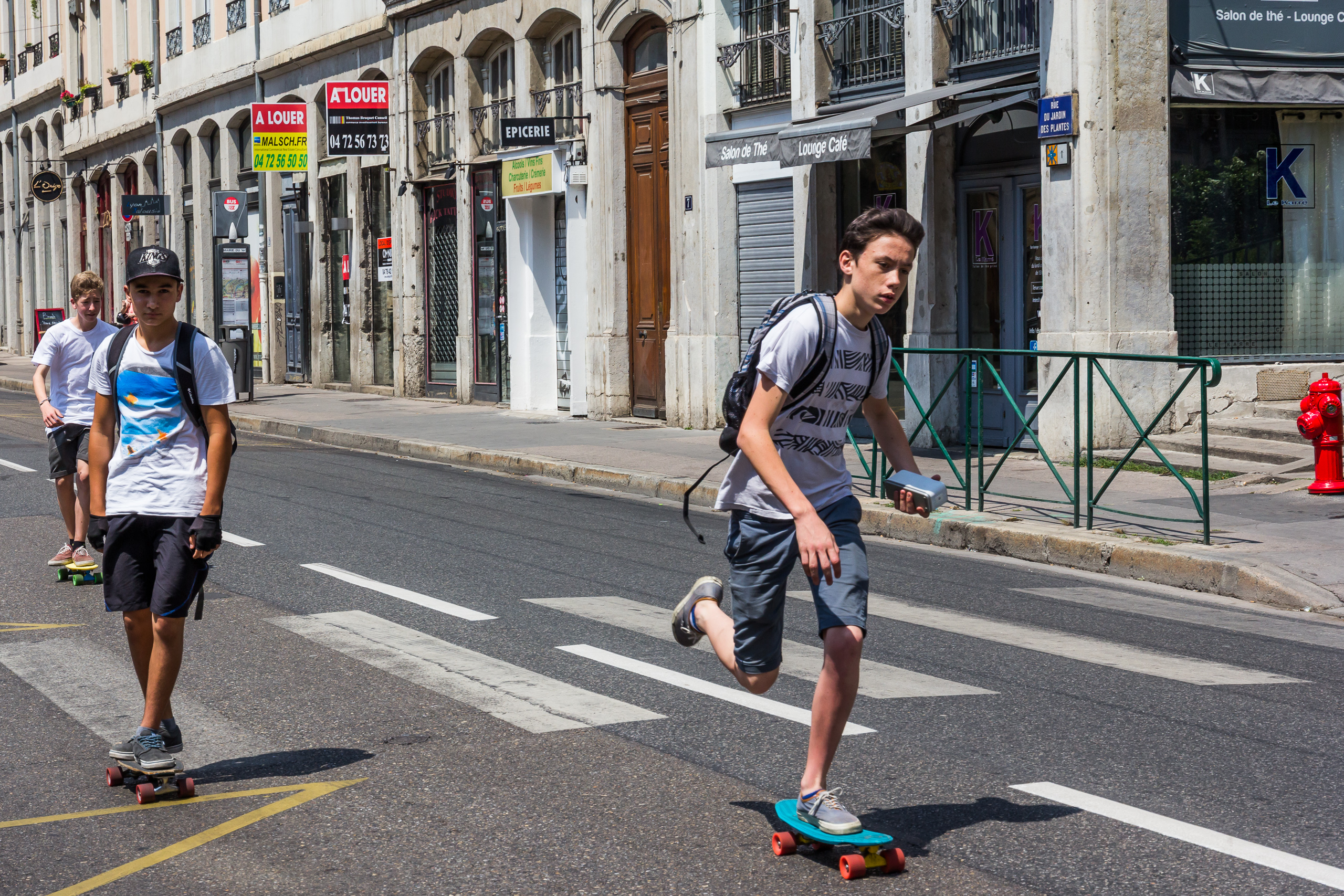 Skateboarder auf den Straßen von Lyon