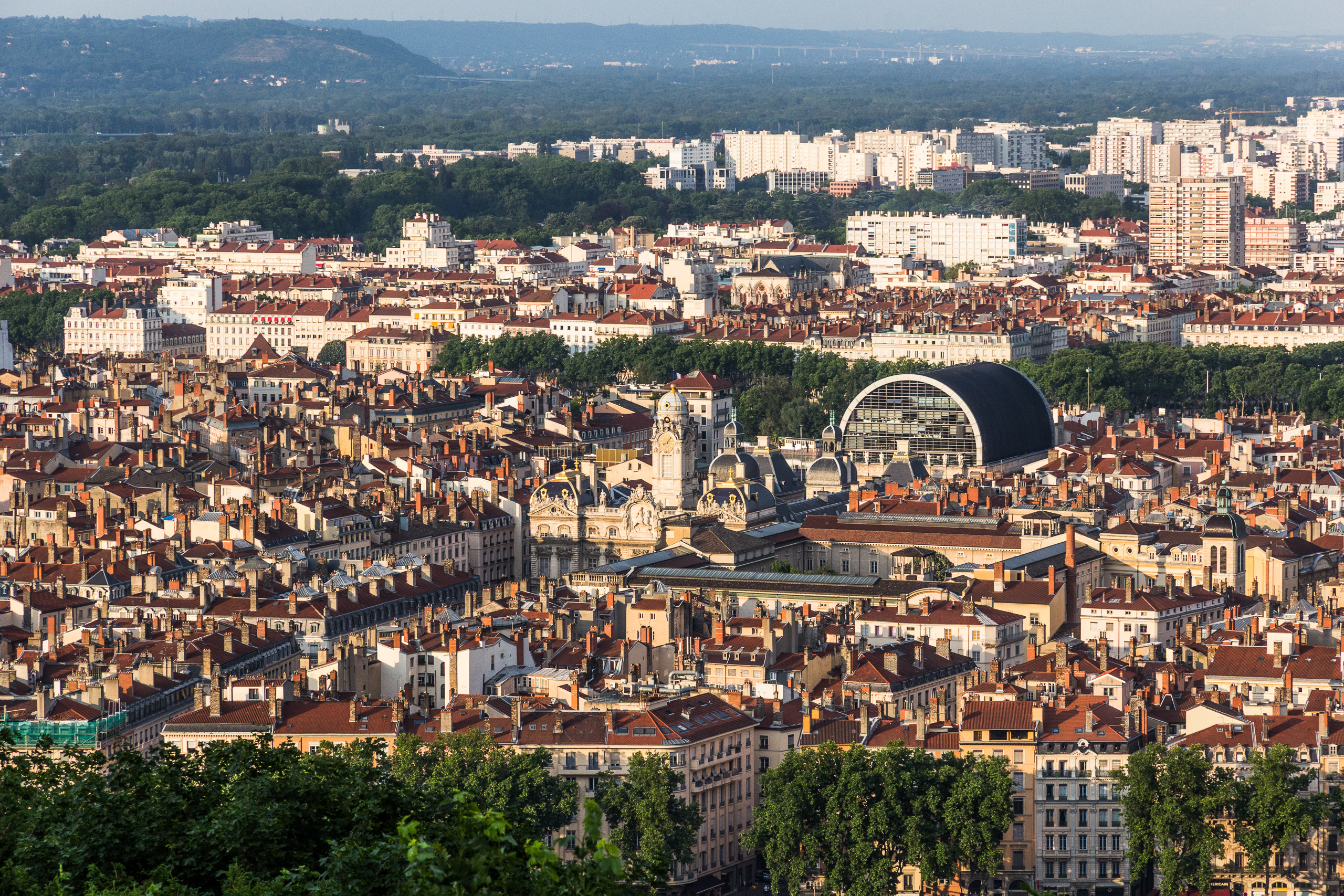 Über den Dächern von Lyon – die Opéra mit ihrem gläsernen Tonnendach