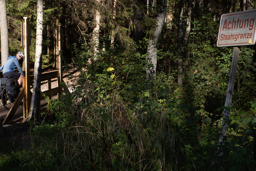 Golfplatz kurz vor dem Etappenziel – kein österreichisches Kennzeichen