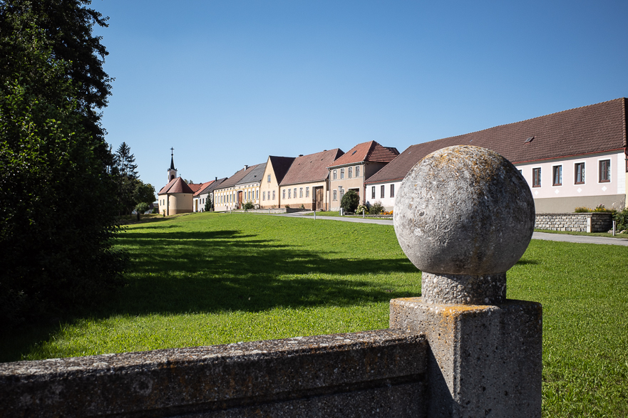 Sommerpromenade an der Stadtmauer