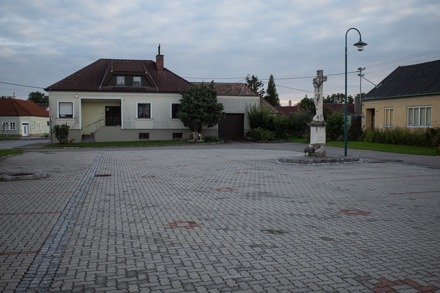 Weinviertel-Hügel vor Seefeld-Kadolz