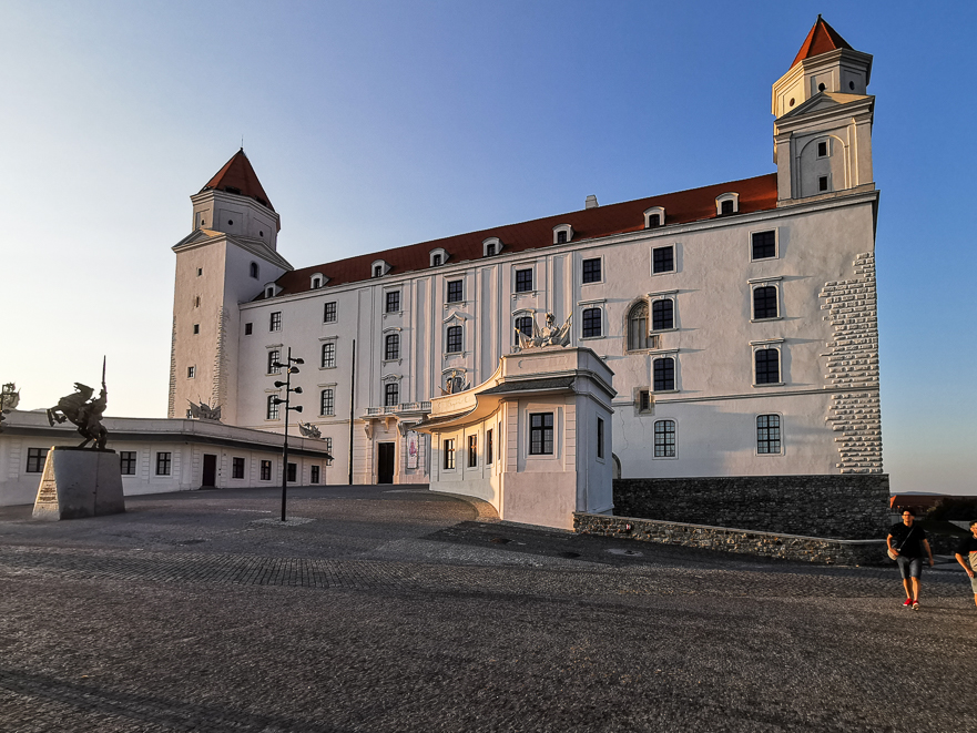 Promenade entlang der Donau nach Bratislava